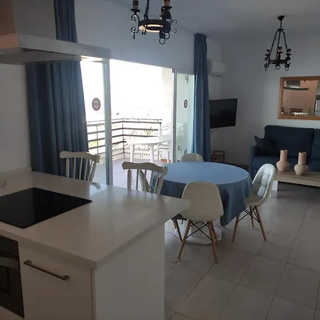 In First Line Apto 4-6 马尔韦利亚