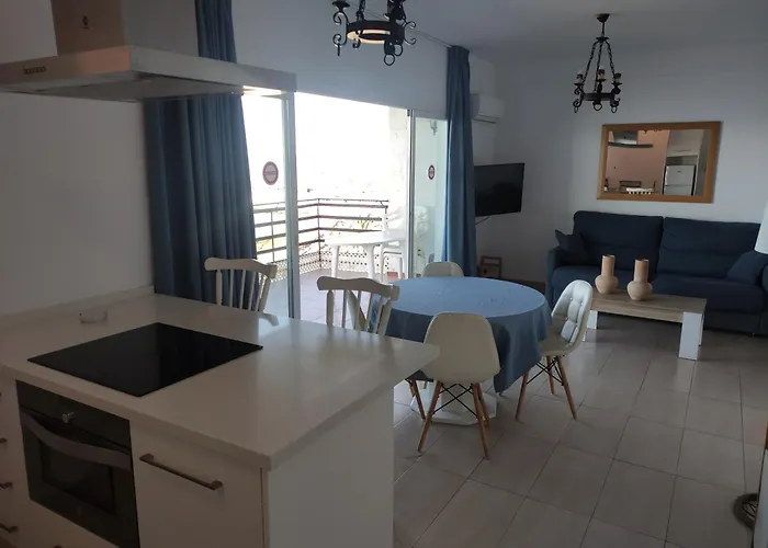 In First Line Apto 4-6 Marbella