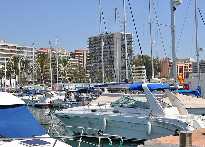 In First Line Apto 4-6 Apartament *