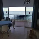 In First Line Apto 4-6 Apartamento