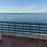 In First Line Apto 4-6 Apartamento